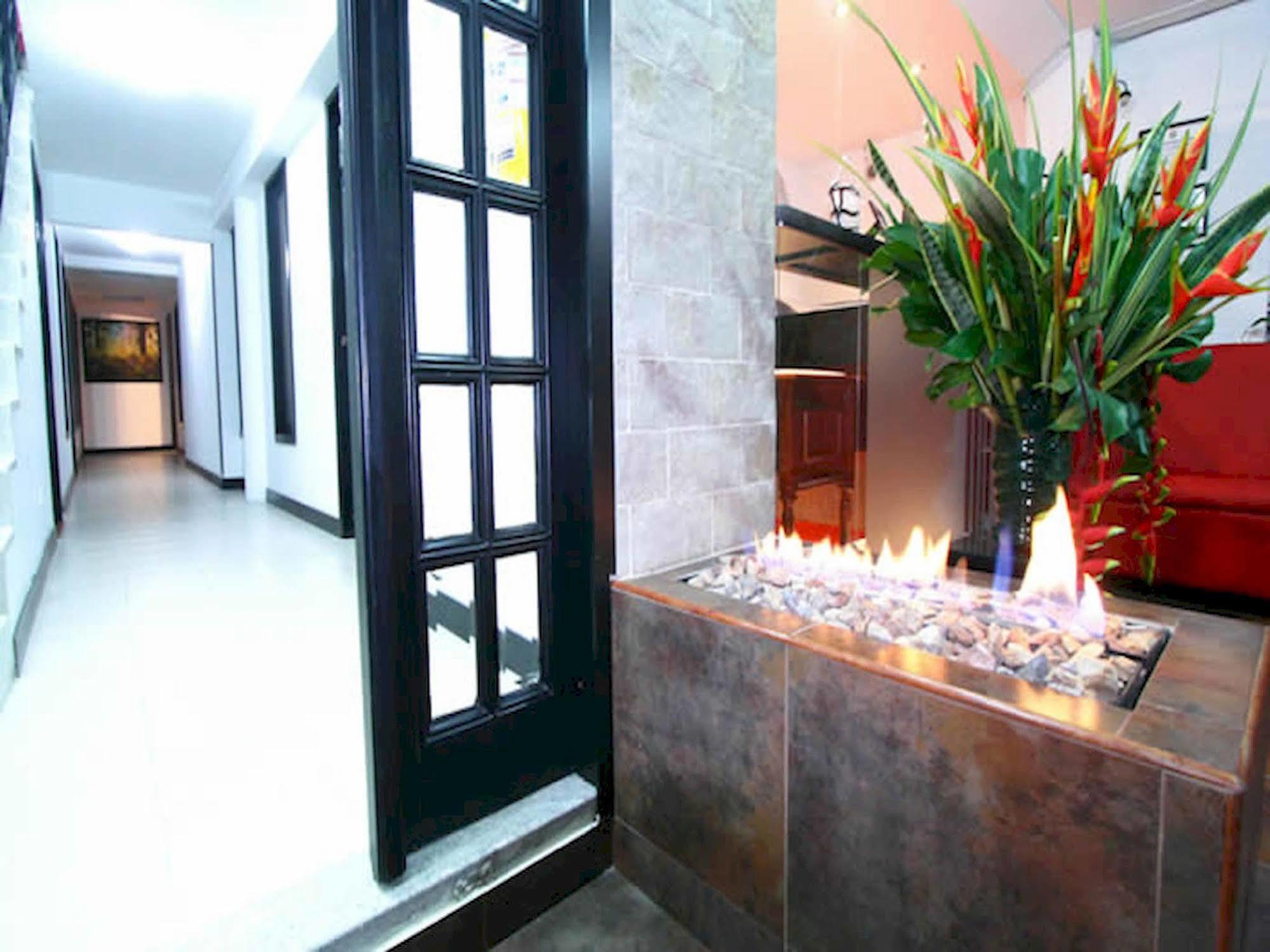 Hotel Aj Ferial 보고타 외부 사진
